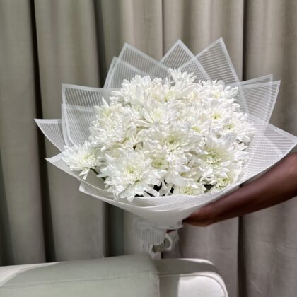 White chrysanthemum bouquet