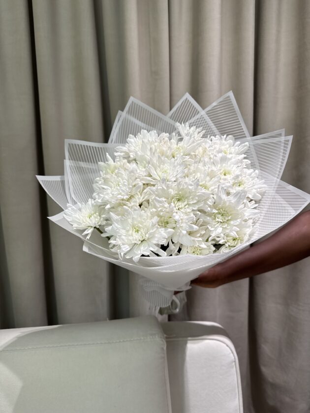 White chrysanthemum bouquet