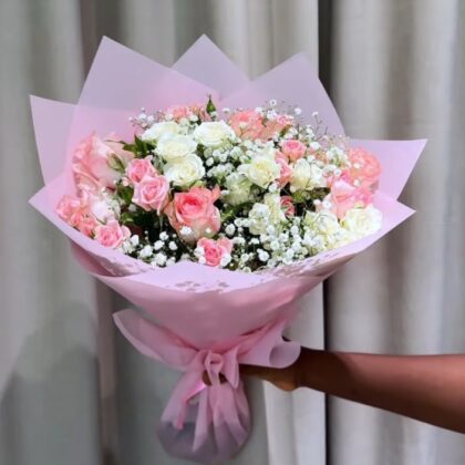 Purple roses bouquet